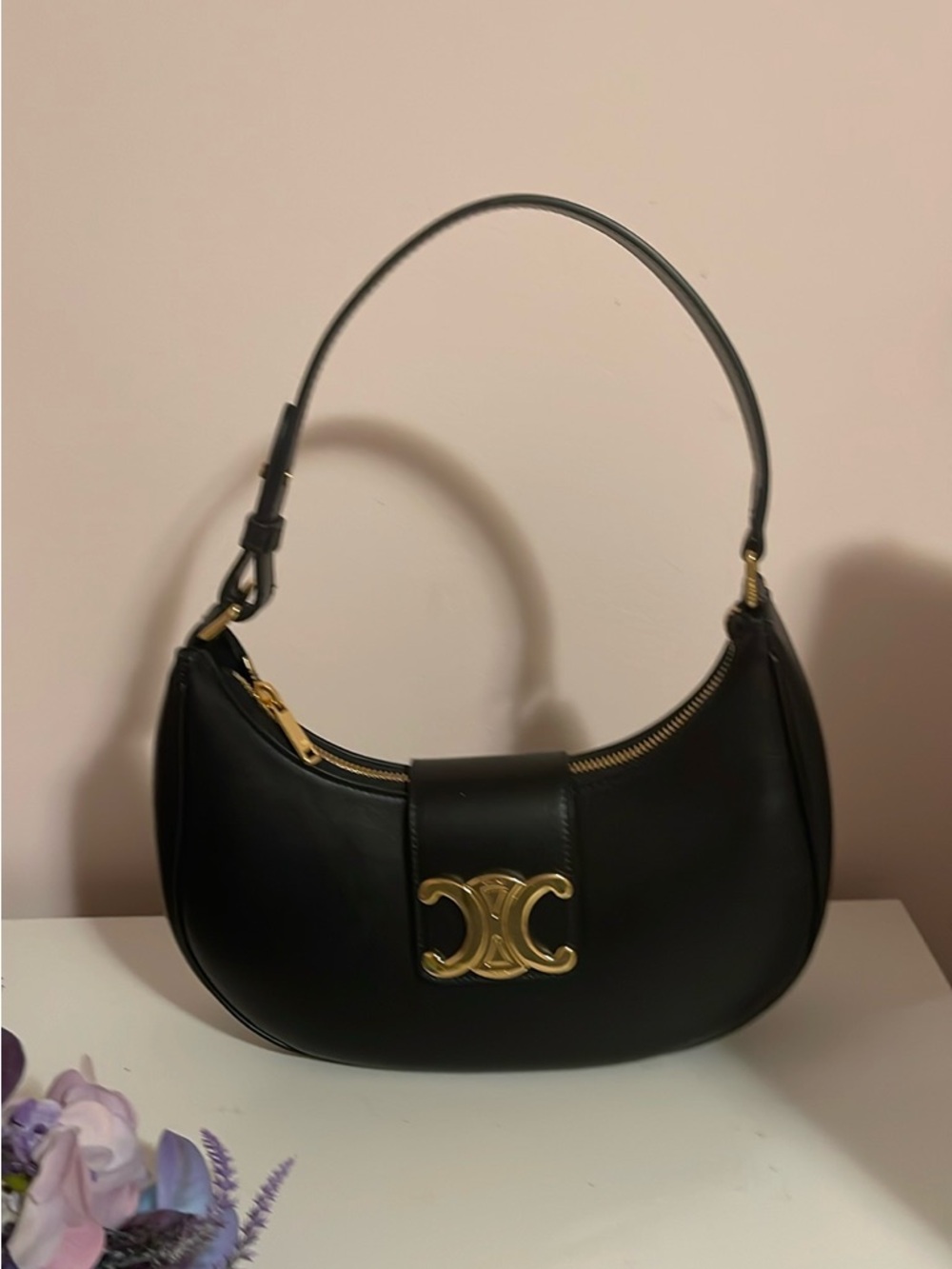Black Celine triomphe ava